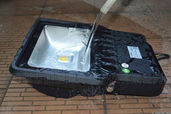 LED泛光燈FS400防水測(cè)試IP65